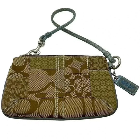 Coach Handbags - Like new Coach signature C patchwork wristlet!